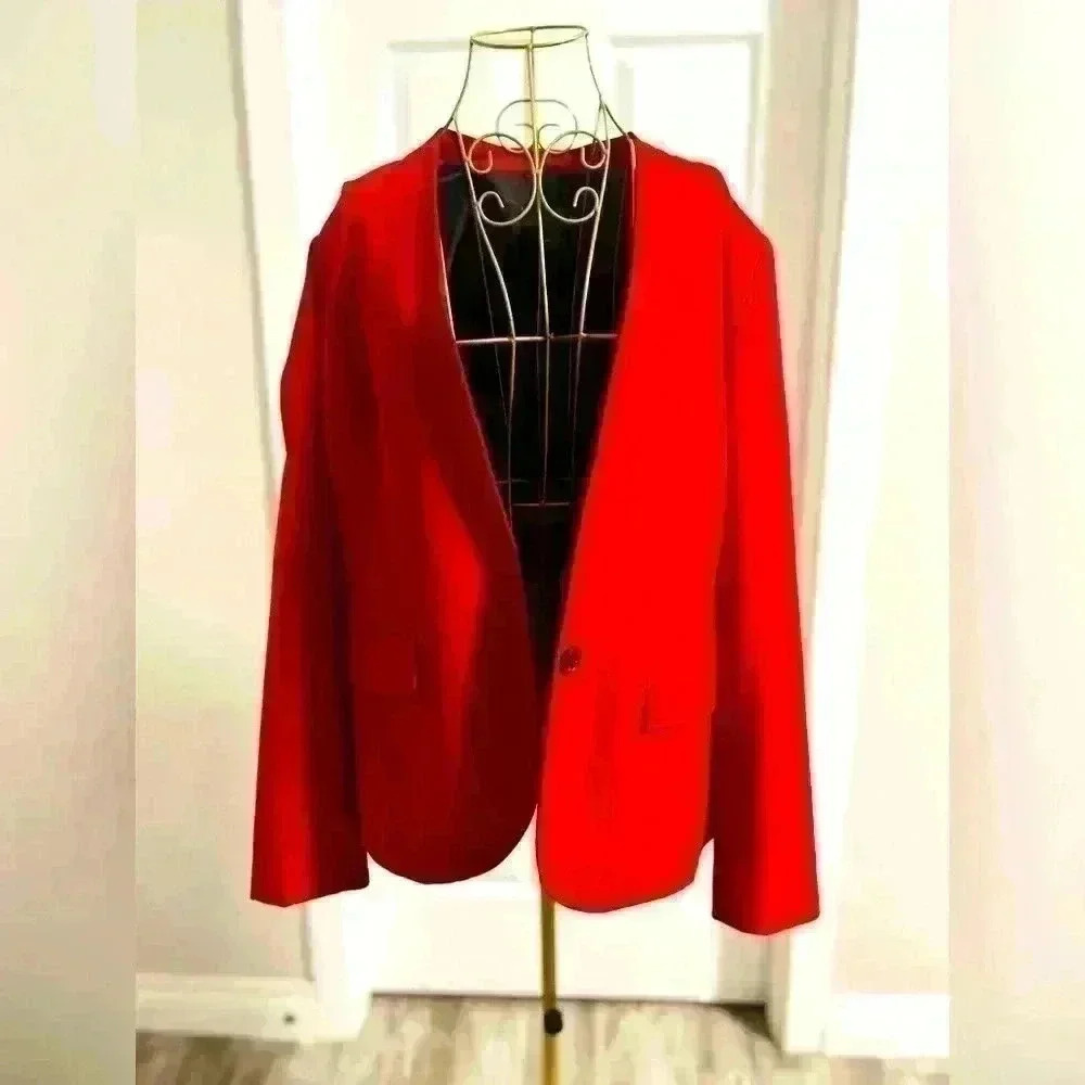 Suzy  Shier One-Button Blazer With Back Slit